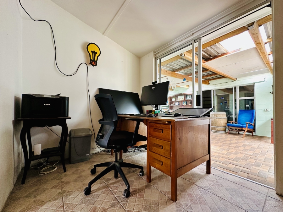 3 Bedroom Property for Sale in Westcliff Western Cape